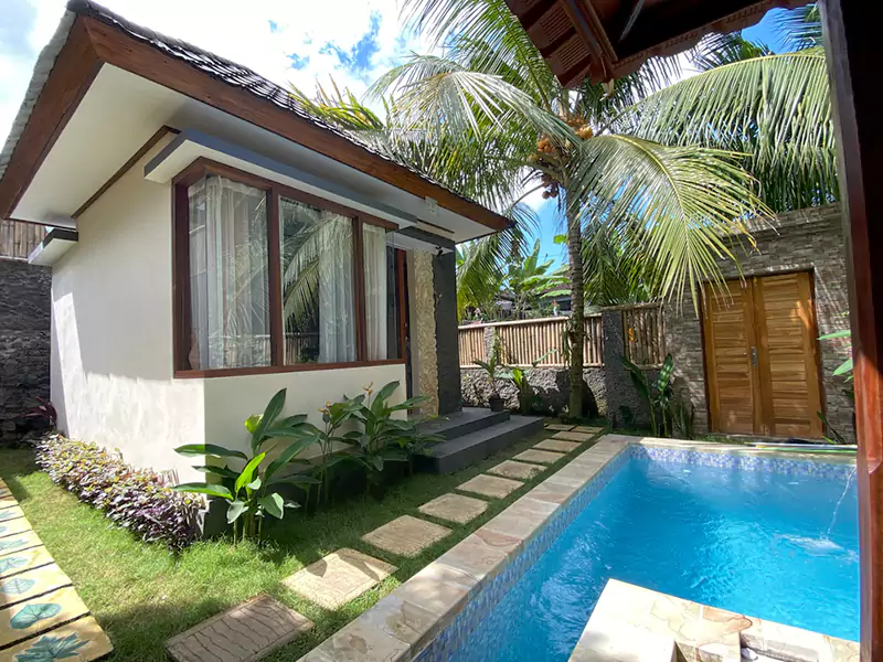 ساخت استخر ویلایی کوچک به صورت دو قسمتی