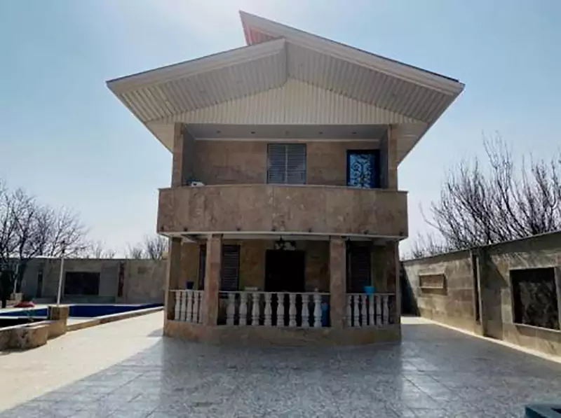 ویلا دوبلکس کوچک بام ساز نمای ویلا دوبلکس کوچک