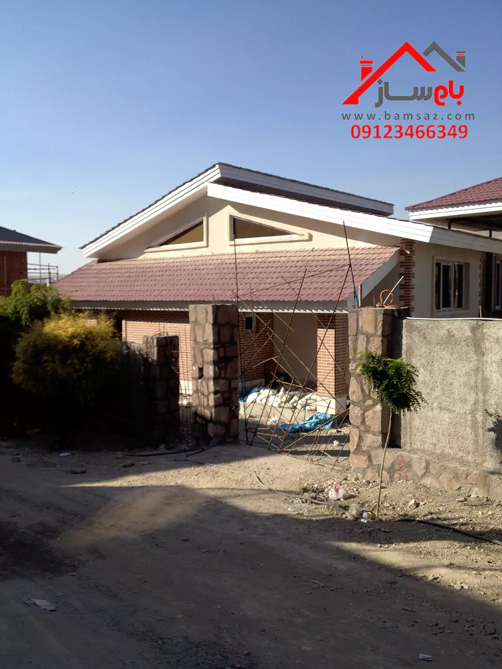 ویلا همکف مدرن بام ساز سقف شیروانی فلزی